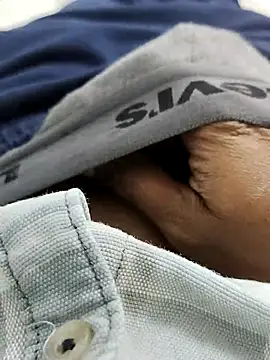 Snapshot of slim-uncut chatting on 15, 10, 2025 slim-uncut online show from 15, 10, 2025