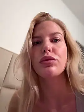 Chloemillerrxx online show from 13, 9, 2025