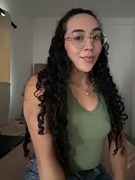 Snapshot of alehia_cute chatting on 15, 5, 2026 alehia cute online show from 15, 5, 2026