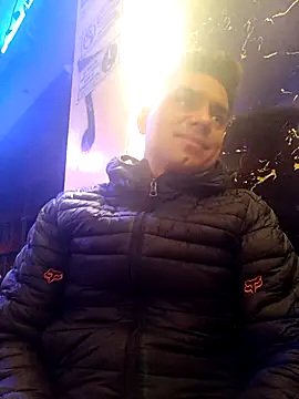 Snapshot of Ffeenniizz chatting on 13, 4, 2026 Ffeenniizz online show from 13, 4, 2026