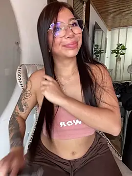 Maddy Piink online show from 10, 2, 2026