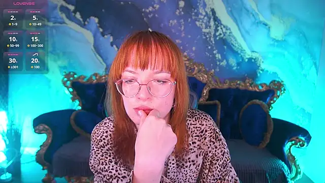 Pixie Peachh online show from 14, 12, 2025