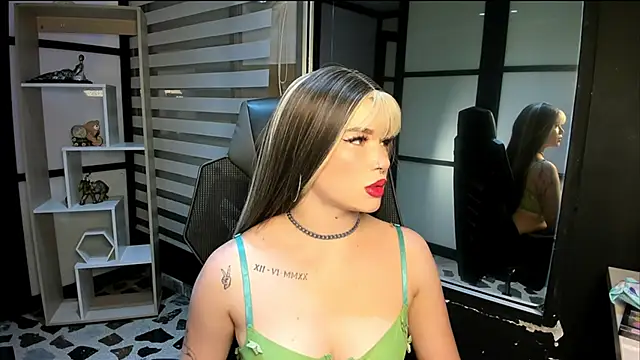 Snapshot of AphroditeSweet chatting on 14, 11, 2025 AphroditeSweet online show from 14, 11, 2025