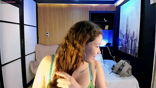 Snapshot of AphroditeSweet chatting on 28, 11, 2025 AphroditeSweet online show from 28, 11, 2025