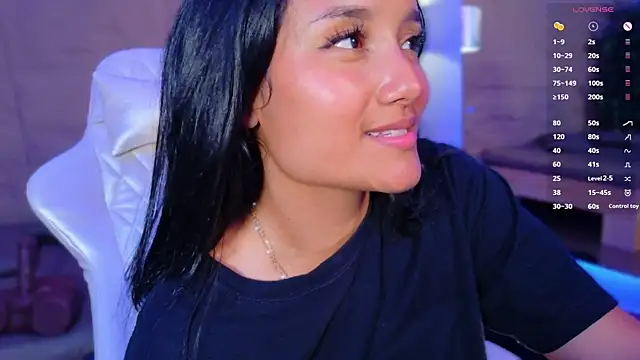 HannahMontgomery online show from 30, 4, 2026