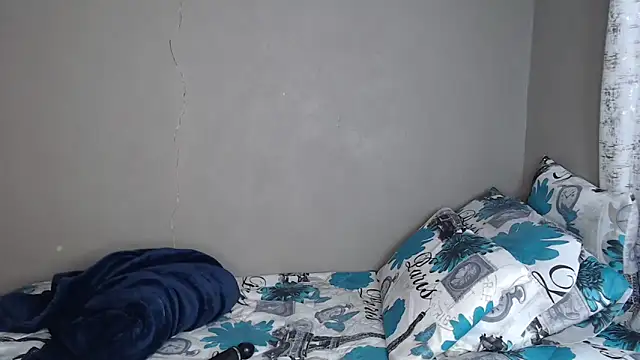 Snapshot of Lunalee chatting on 19, 12, 2025 Lunalee online show from 19, 12, 2025