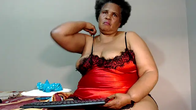 Snapshot of GrandBustyMelon chatting on 8, 10, 2025 GrandBustyMelon online show from 8, 10, 2025