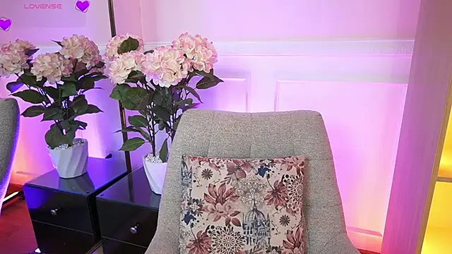 MilaCrave online show from 25, 3, 2026