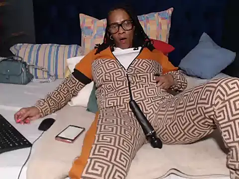 PrettyBoobsxx42 online show from 11, 11, 2025