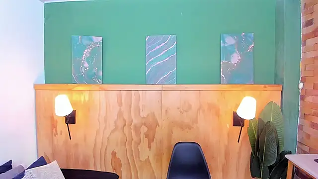 halleylorens online show from 1, 4, 2026