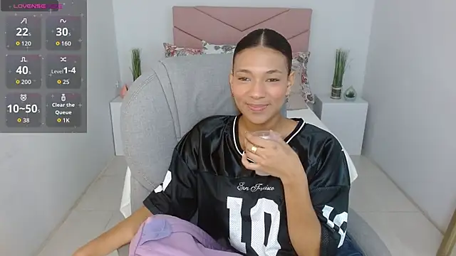 SarayVega  online show from 23, 10, 2025