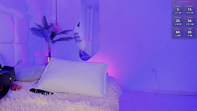 Snapshot of Sarita__Gomez chatting on 15, 10, 2025 Sarita Gomez online show from 15, 10, 2025