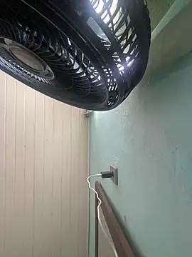 agathahoty online show from 2, 11, 2025