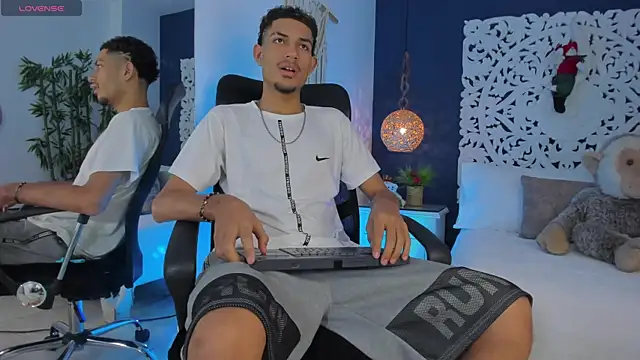 Adonis WB online show from 21, 11, 2025