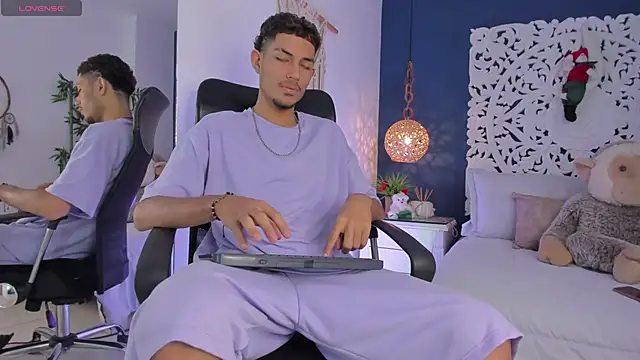 Adonis WB online show from 24, 11, 2025