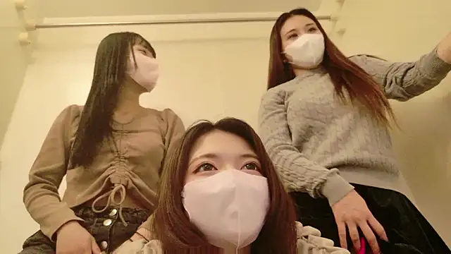 Azusa DoMybest online show from 10, 4, 2026