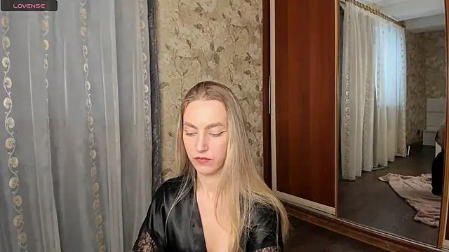 mishapallmer online show from 24, 11, 2025