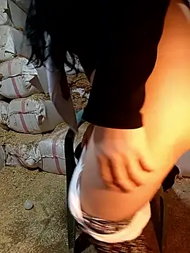 ezgi2545 online show from 13, 4, 2026