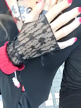 pink-mai online show from 23, 11, 2025