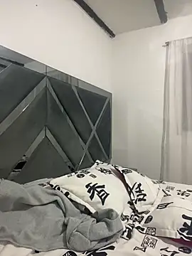 Sara-cooper2 online show from 16, 4, 2026