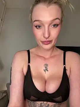 Snapshot of lovecassyrose chatting on 23, 4, 2026 lovecassyrose online show from 23, 4, 2026