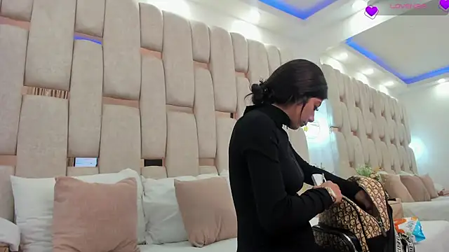 sophiie ross  online show from 16, 1, 2026