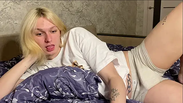 Snapshot of evelina228 chatting on 18, 11, 2025 evelina228 online show from 18, 11, 2025