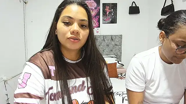 Snapshot of nay_and_aleja1 chatting on 25, 6, 2026 nay and aleja1 online show from 25, 6, 2026