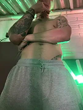 AlphaMasterXxx online show from 16, 4, 2026