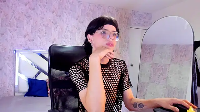 Snapshot of mysterius_boy chatting on 4, 11, 2025 mysterius boy online show from 4, 11, 2025