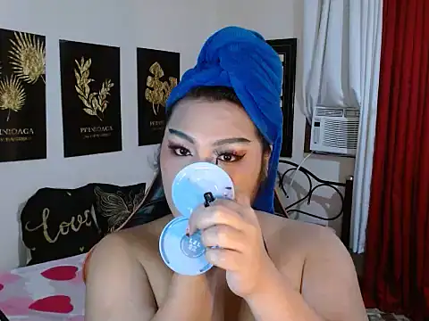 Snapshot of TSbrianaHugeCock chatting on 4, 11, 2025 TSbrianaHugeCock online show from 4, 11, 2025