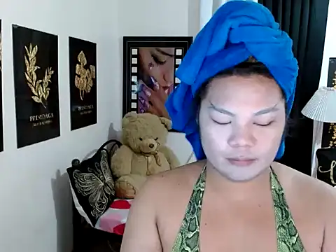 TSbrianaHugeCock online show from 10, 4, 2026