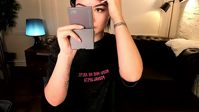 Dark Moni online show from 19, 9, 2025