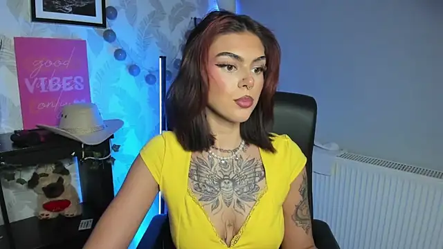 Snapshot of Nova_SIN chatting on 19, 5, 2026 Nova SIN online show from 19, 5, 2026