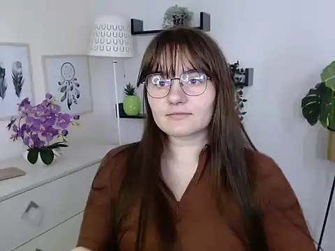 Snapshot of Julie_Diamond chatting on 16, 10, 2025 Julie Diamond online show from 16, 10, 2025