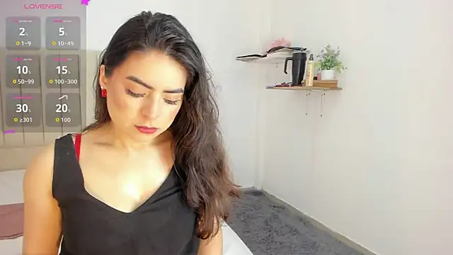 sashaa petit online show from 16, 9, 2025