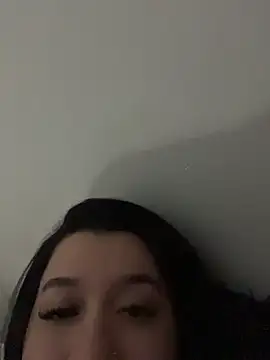 Snapshot of Aliciawhitee chatting on 28, 4, 2026 Aliciawhitee online show from 28, 4, 2026