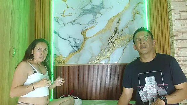 Snapshot of mollyandsam303av chatting on 19, 2, 2026 mollyandsam303av online show from 19, 2, 2026