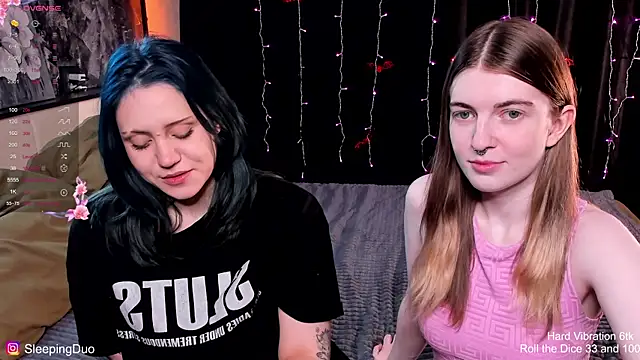 Snapshot of Threesomebabes chatting on 2, 11, 2025 Threesomebabes online show from 2, 11, 2025