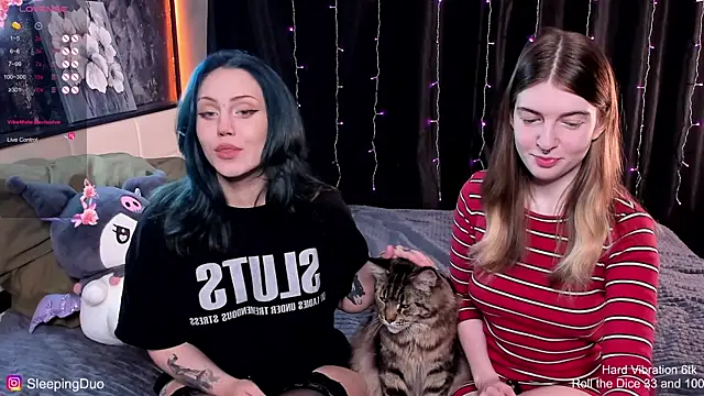 Snapshot of Threesomebabes chatting on 10, 11, 2025 Threesomebabes online show from 10, 11, 2025