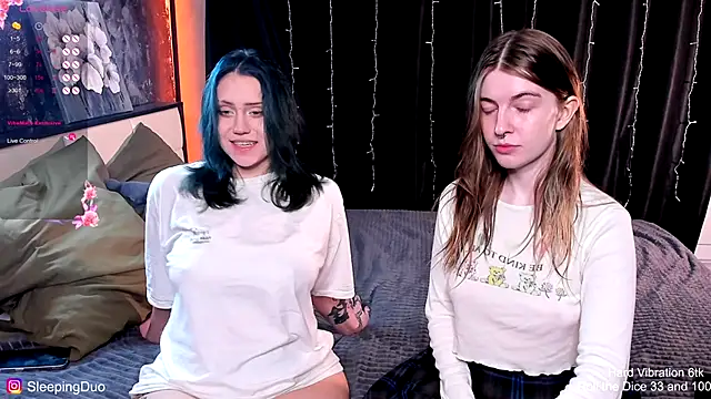 Snapshot of Threesomebabes chatting on 13, 11, 2025 Threesomebabes online show from 13, 11, 2025