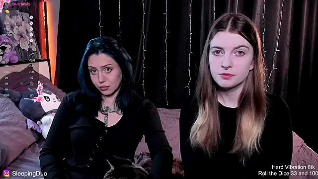 Snapshot of Threesomebabes chatting on 29, 11, 2025 Threesomebabes online show from 29, 11, 2025