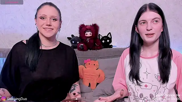 Snapshot of Threesomebabes chatting on 16, 5, 2026 Threesomebabes online show from 16, 5, 2026