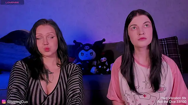 Snapshot of Threesomebabes chatting on 4, 6, 2026 Threesomebabes online show from 4, 6, 2026