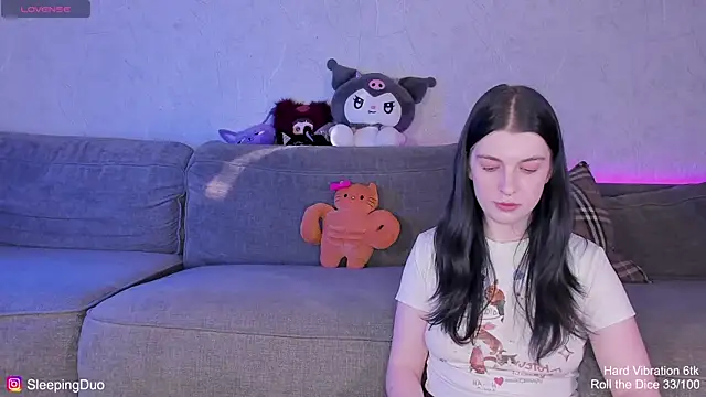 Snapshot of Threesomebabes chatting on 8, 7, 2026 Threesomebabes online show from 8, 7, 2026