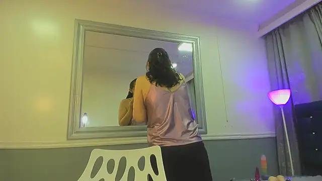 Oriana Jhonson online show from 9, 4, 2026