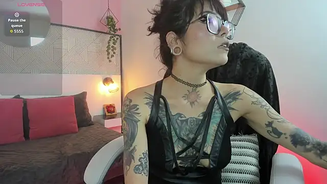 Esmeralda CO online show from 10, 10, 2025
