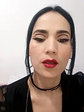 Snapshot of jamila_zair chatting on 6, 11, 2025 jamila zair online show from 6, 11, 2025