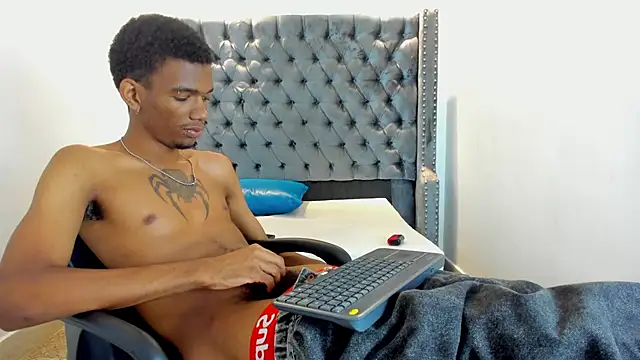 Snapshot of nero_reyd chatting on 3, 2, 2026 nero reyd online show from 3, 2, 2026