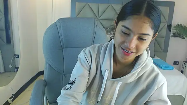 Milaa Star  online show from 22, 11, 2025